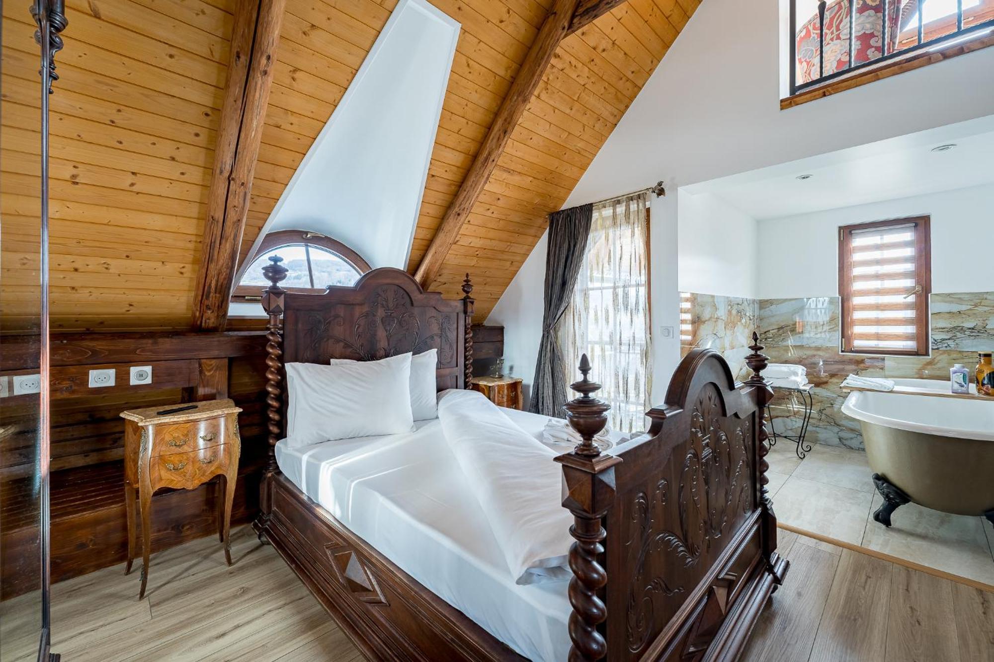Отель Casa Cu Magnolii Пойениле-Изей Экстерьер фото